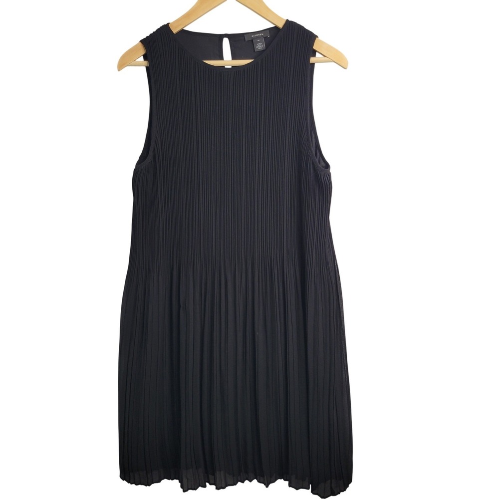 Halogen Pleated Shift Dress Women‎ Medium Black Sleeveless Keyhole Back  Luxury